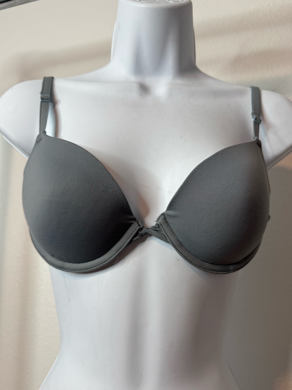 PINK Victoria's Secret Wear Everywhere T-Shirt Bra Gray Underwire 34B